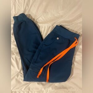 FIGS Zamora scrub joggers